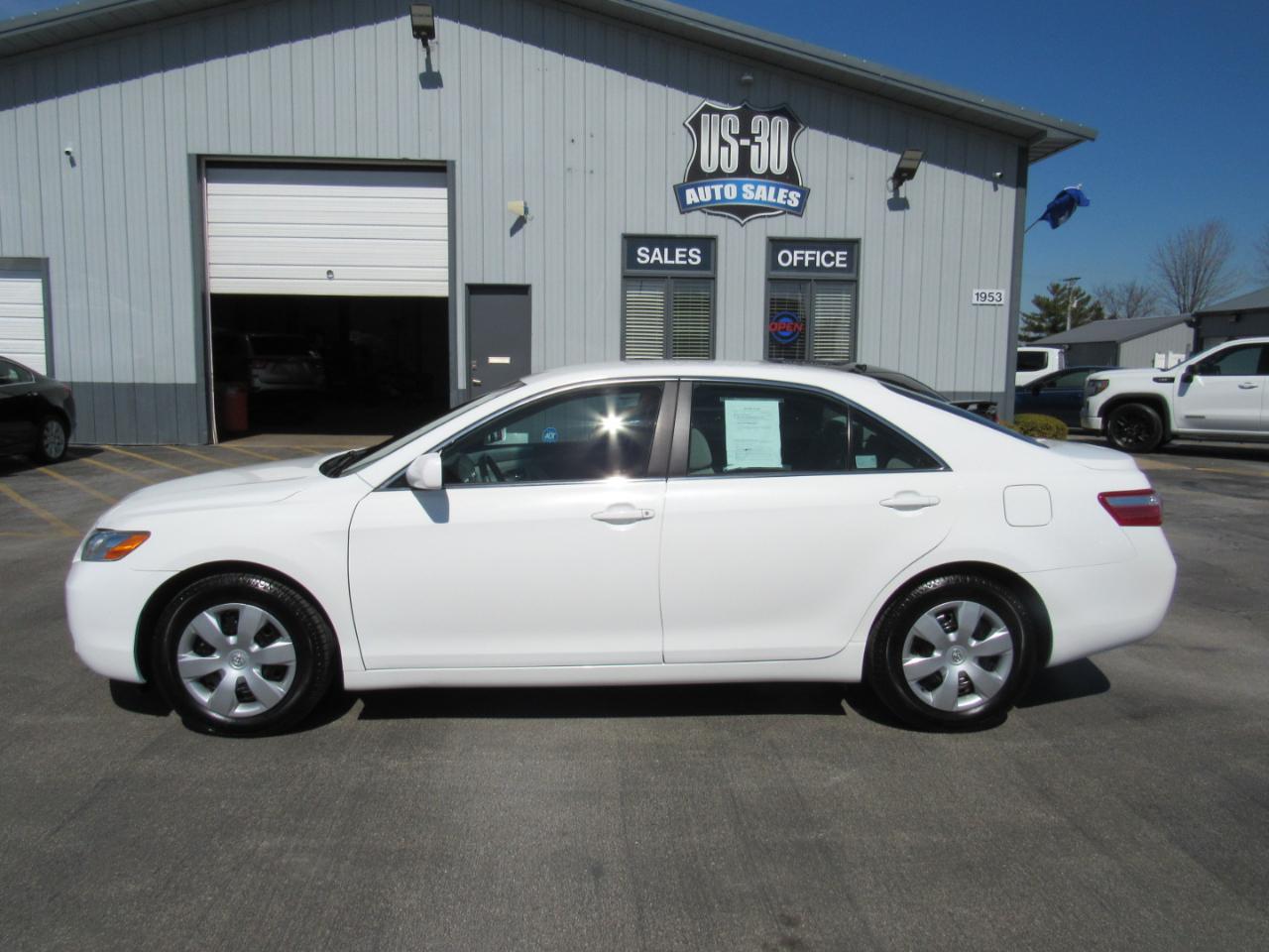 Toyota Camry 4dr Sdn I4 Man (Natl) 2009