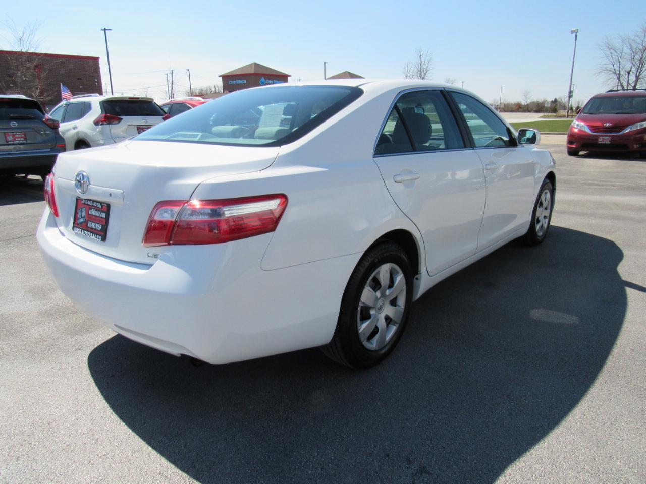 Toyota Camry 4dr Sdn I4 Man (Natl) 2009