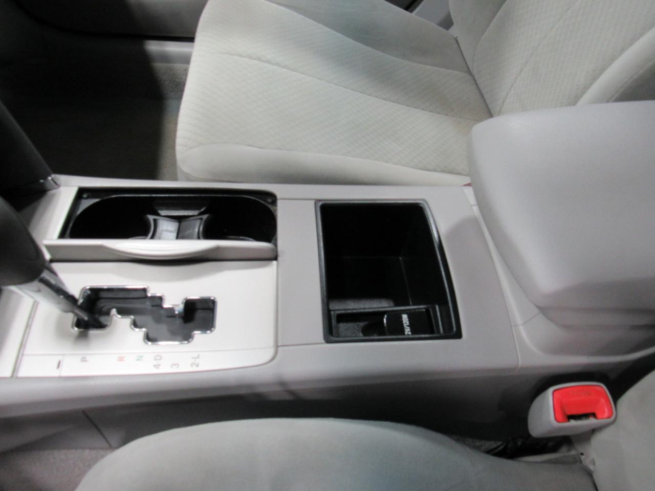 Toyota Camry 4dr Sdn I4 Man (Natl) 2009