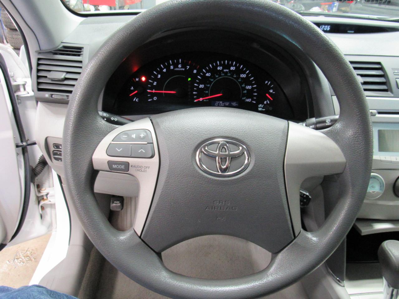 Toyota Camry 4dr Sdn I4 Man (Natl) 2009