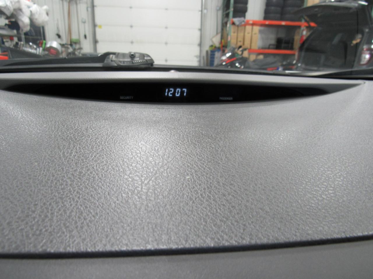 Toyota Camry 4dr Sdn I4 Man (Natl) 2009