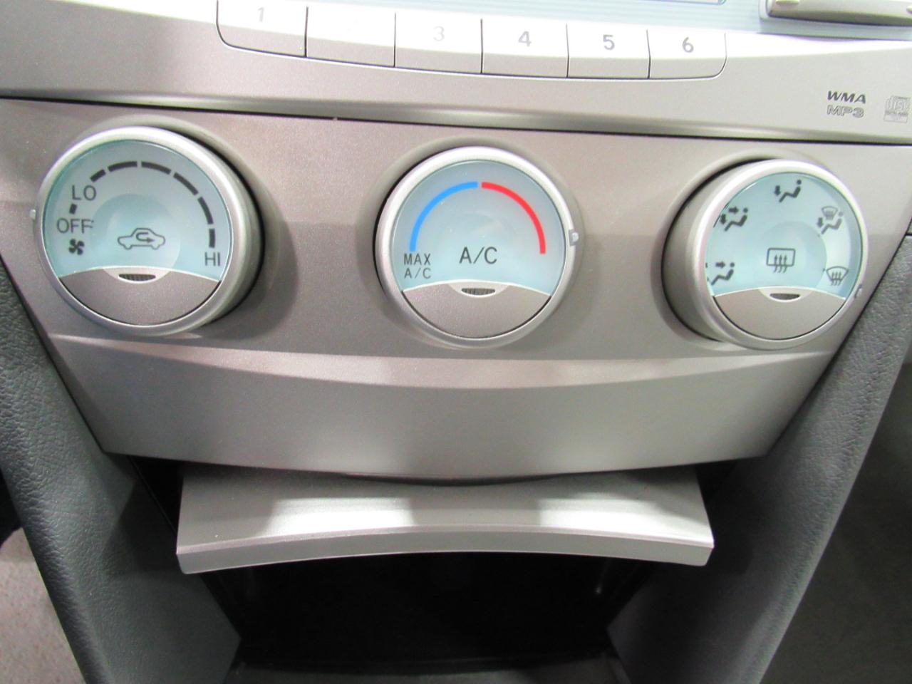 Toyota Camry 4dr Sdn I4 Man (Natl) 2009