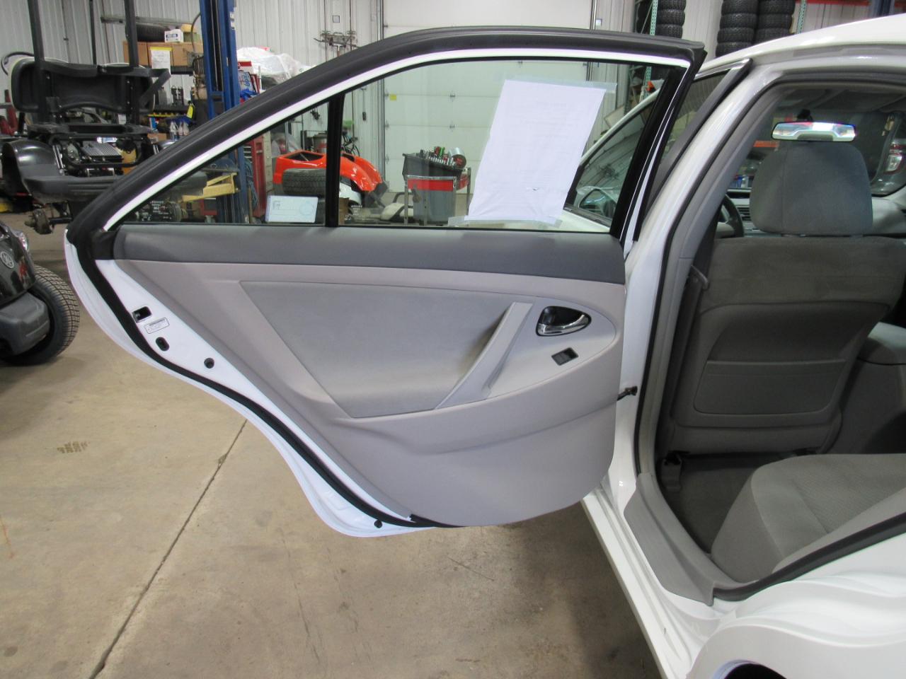 Toyota Camry 4dr Sdn I4 Man (Natl) 2009