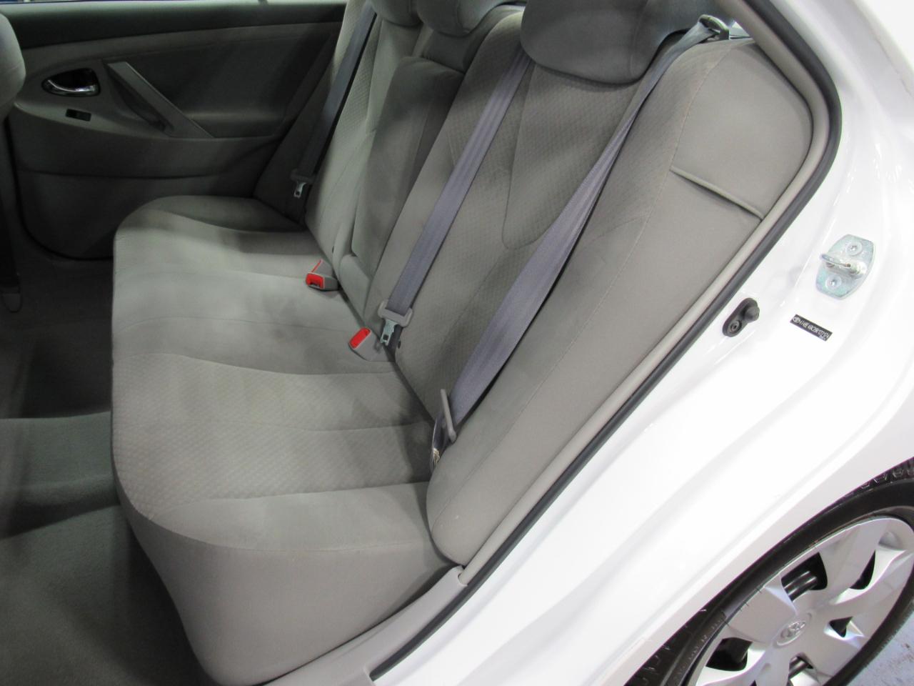 Toyota Camry 4dr Sdn I4 Man (Natl) 2009