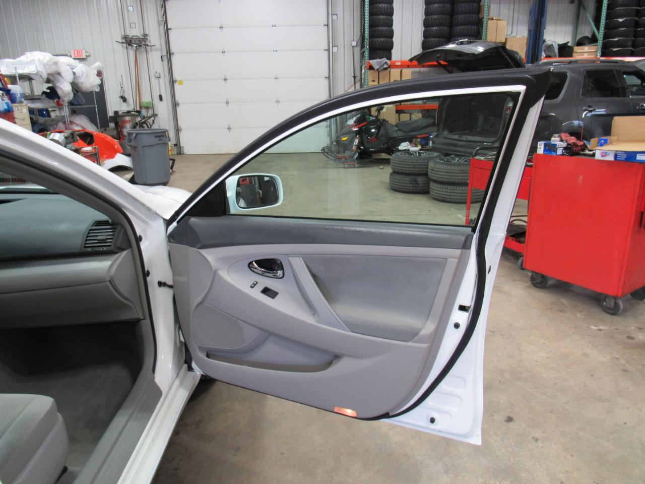 Toyota Camry 4dr Sdn I4 Man (Natl) 2009