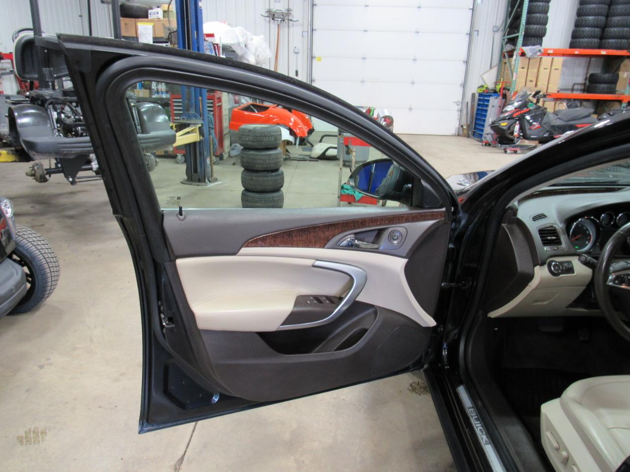 Buick Regal 4dr Sdn Premium 1 2012