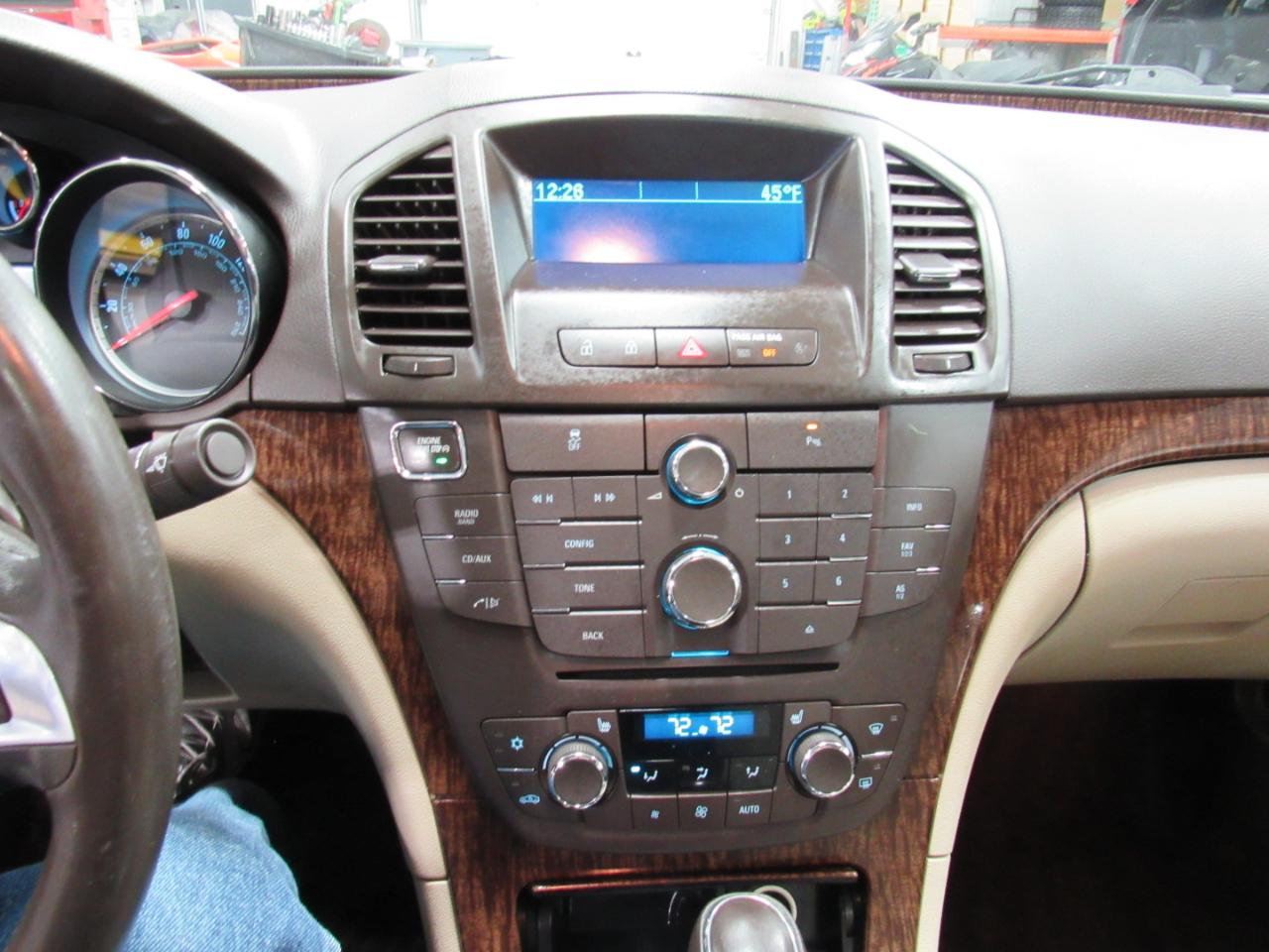 Buick Regal 4dr Sdn Premium 1 2012