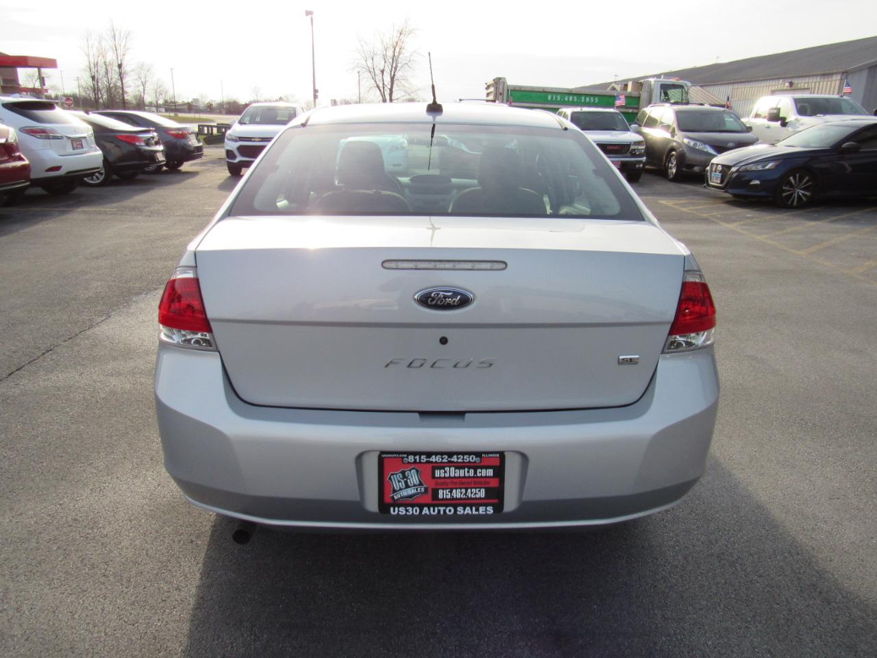 Ford Focus 4dr Sdn SE 2008