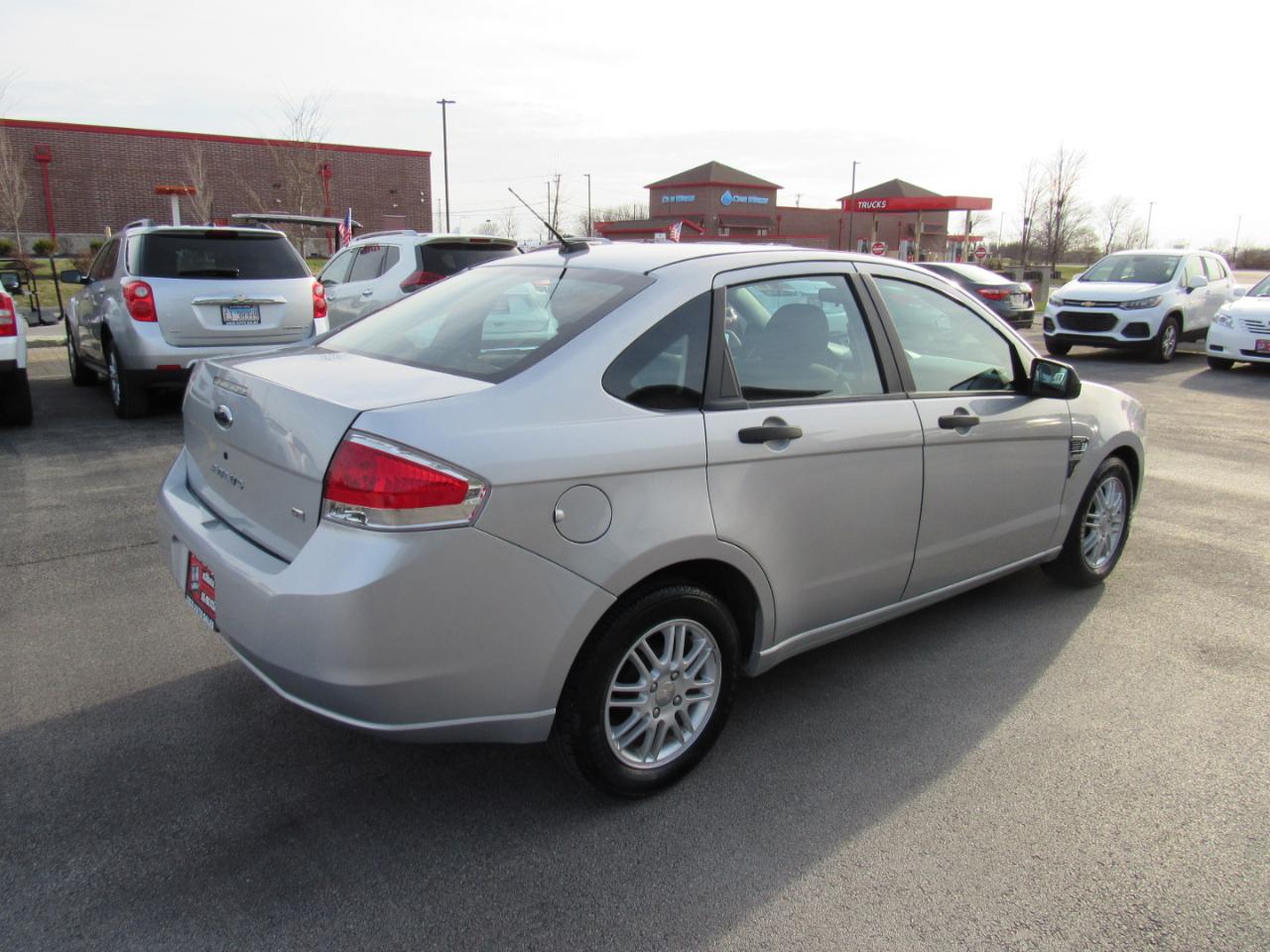 Ford Focus 4dr Sdn SE 2008