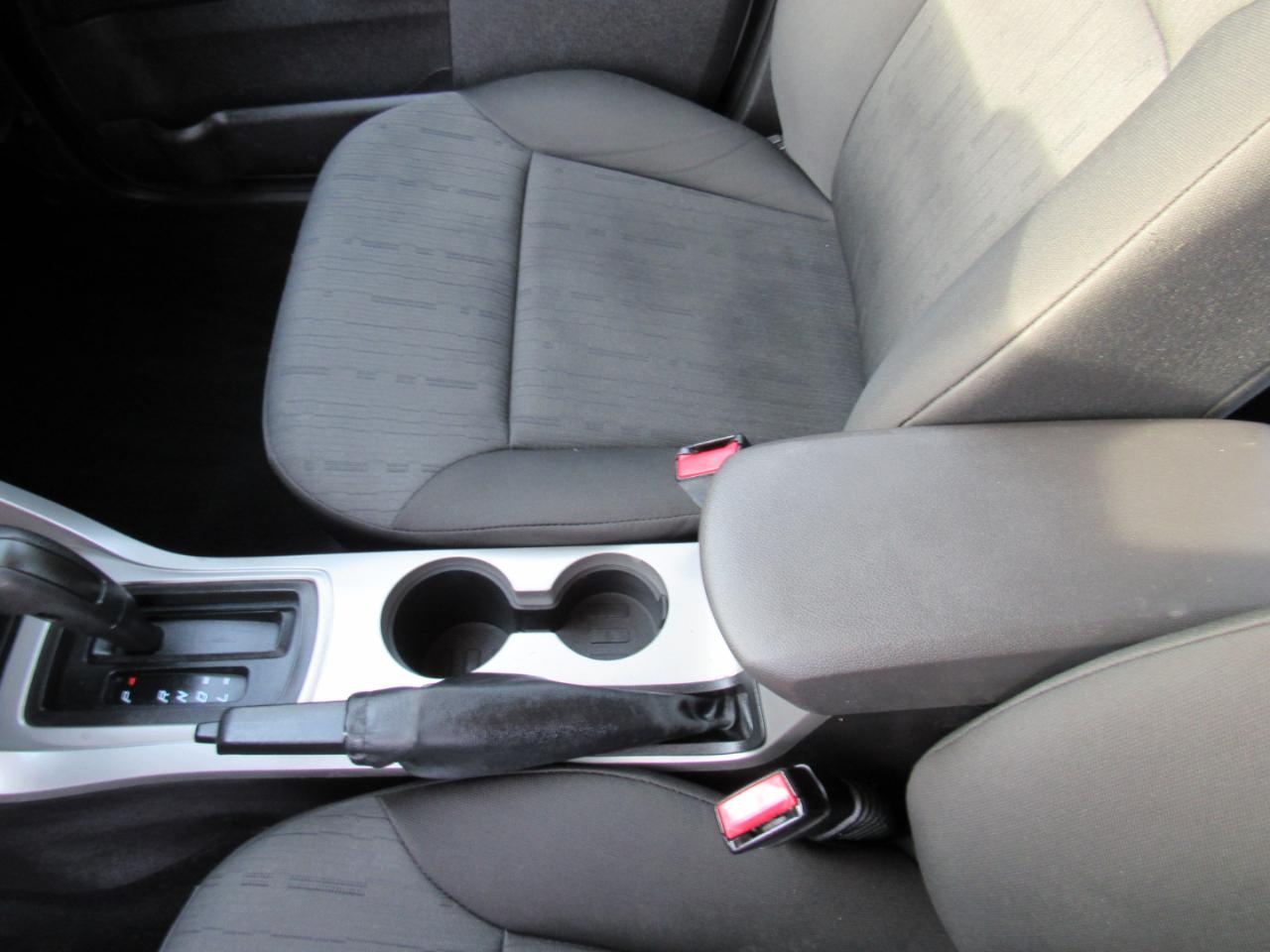 Ford Focus 4dr Sdn SE 2008