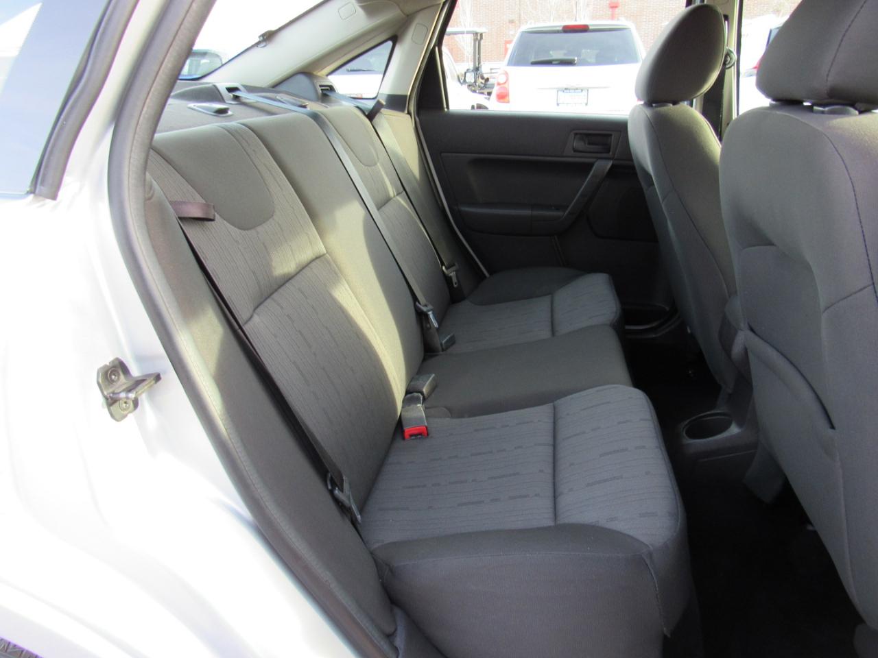 Ford Focus 4dr Sdn SE 2008