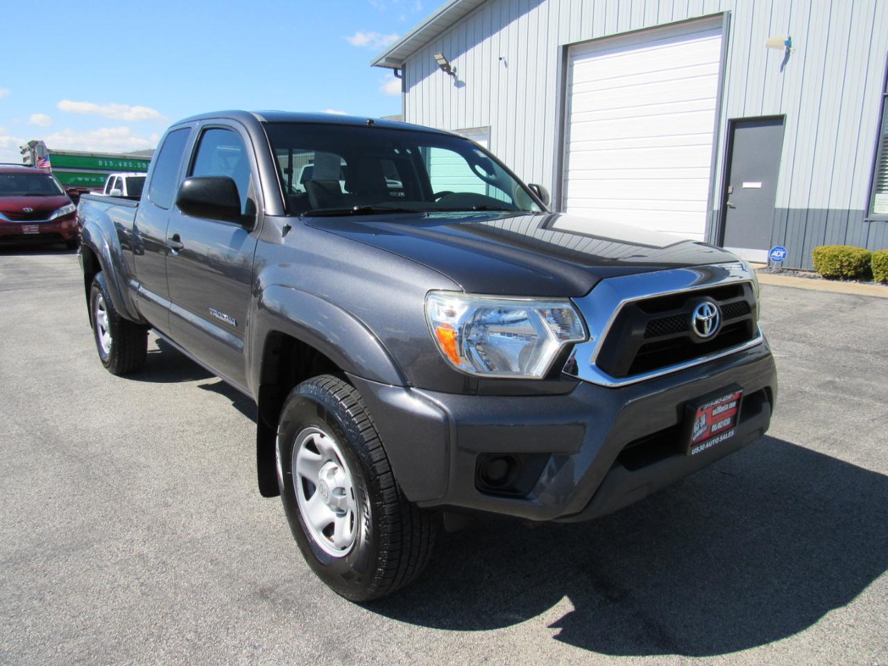 Toyota Tacoma 4WD Access Cab I4 MT (Natl) 2014