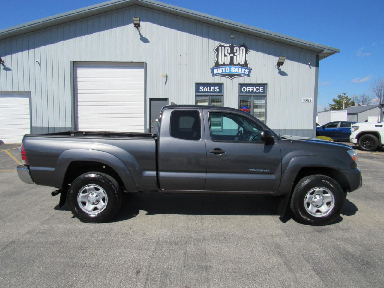 Toyota Tacoma 4WD Access Cab I4 MT (Natl) 2014