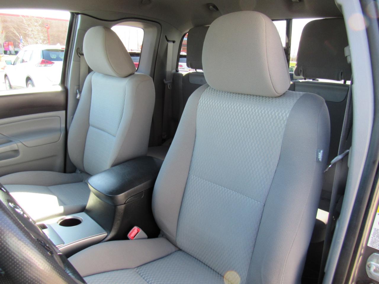 Toyota Tacoma 4WD Access Cab I4 MT (Natl) 2014