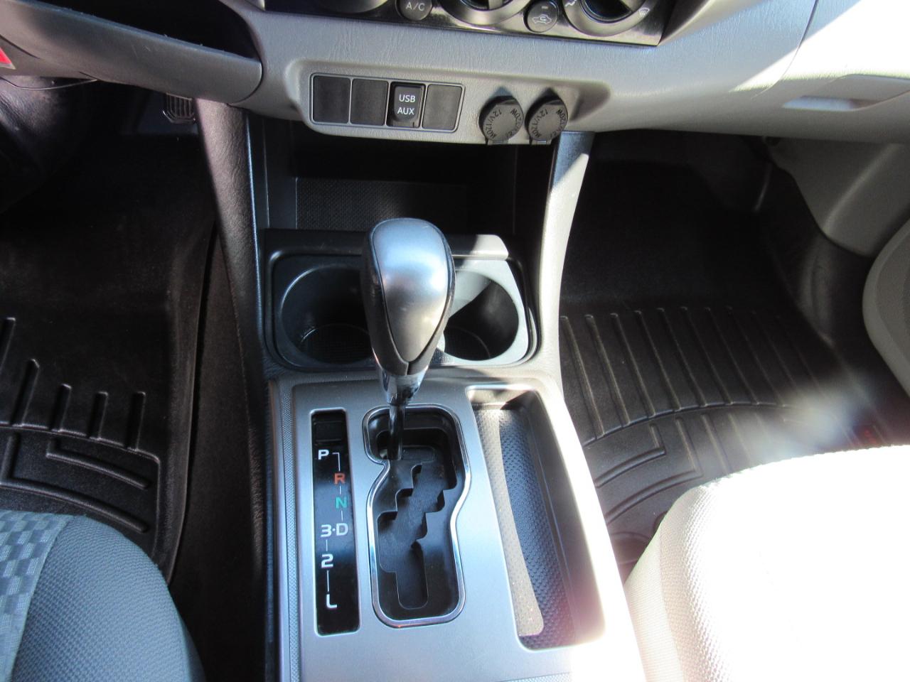 Toyota Tacoma 4WD Access Cab I4 MT (Natl) 2014