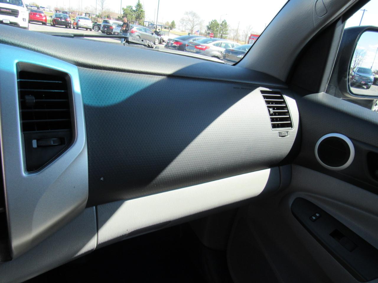 Toyota Tacoma 4WD Access Cab I4 MT (Natl) 2014