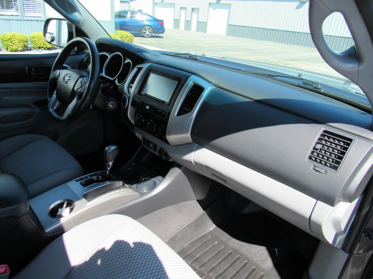 Toyota Tacoma 4WD Access Cab I4 MT (Natl) 2014