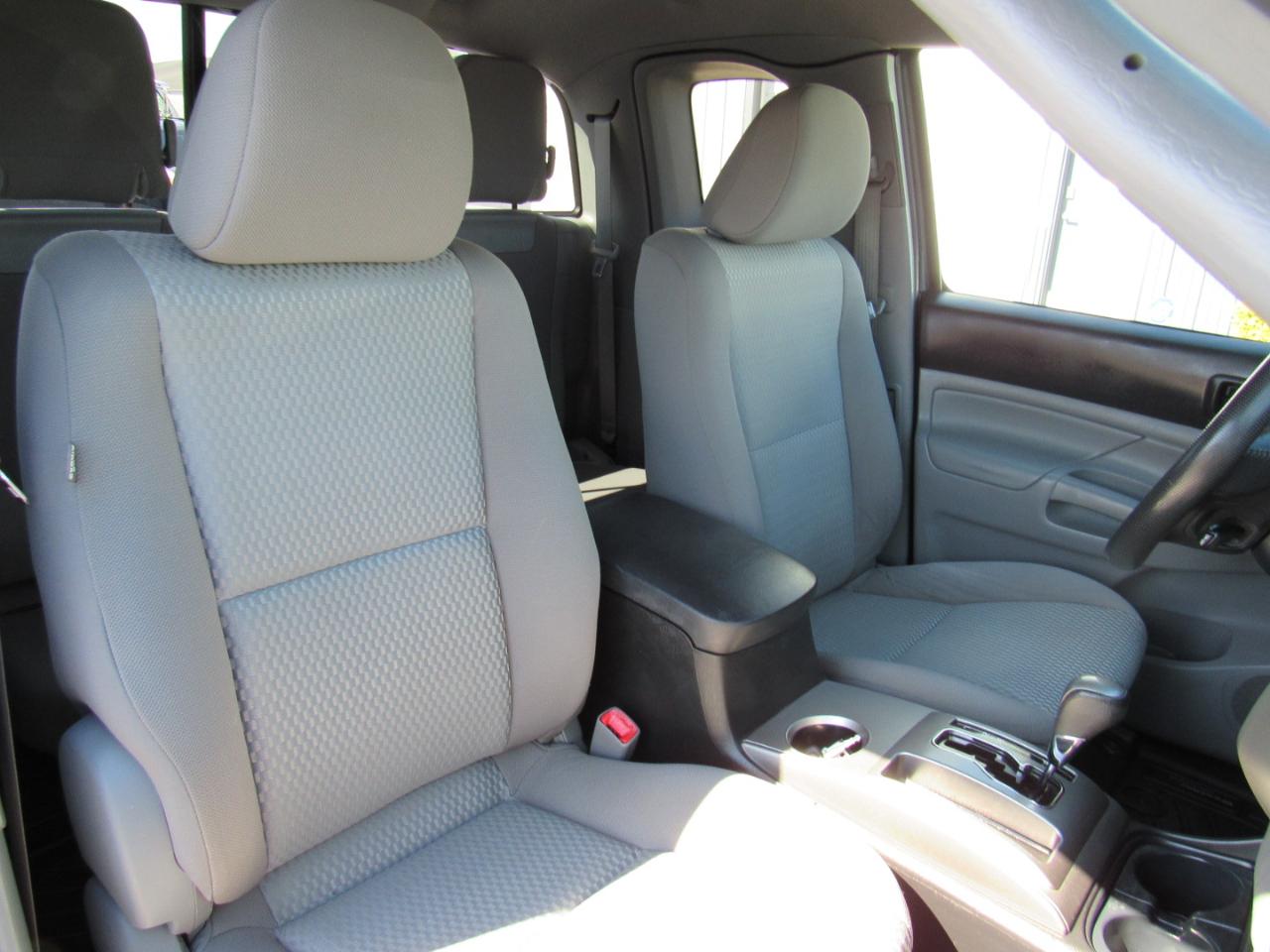 Toyota Tacoma 4WD Access Cab I4 MT (Natl) 2014