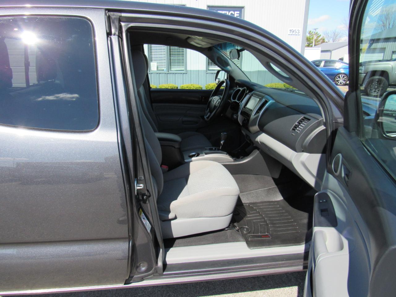 Toyota Tacoma 4WD Access Cab I4 MT (Natl) 2014