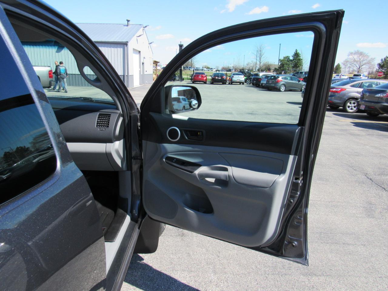 Toyota Tacoma 4WD Access Cab I4 MT (Natl) 2014