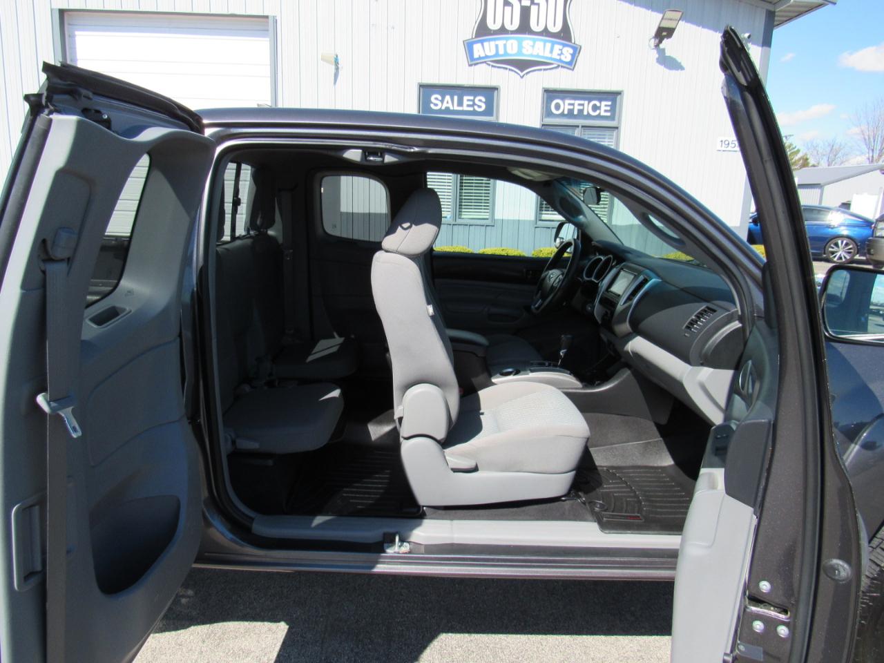 Toyota Tacoma 4WD Access Cab I4 MT (Natl) 2014