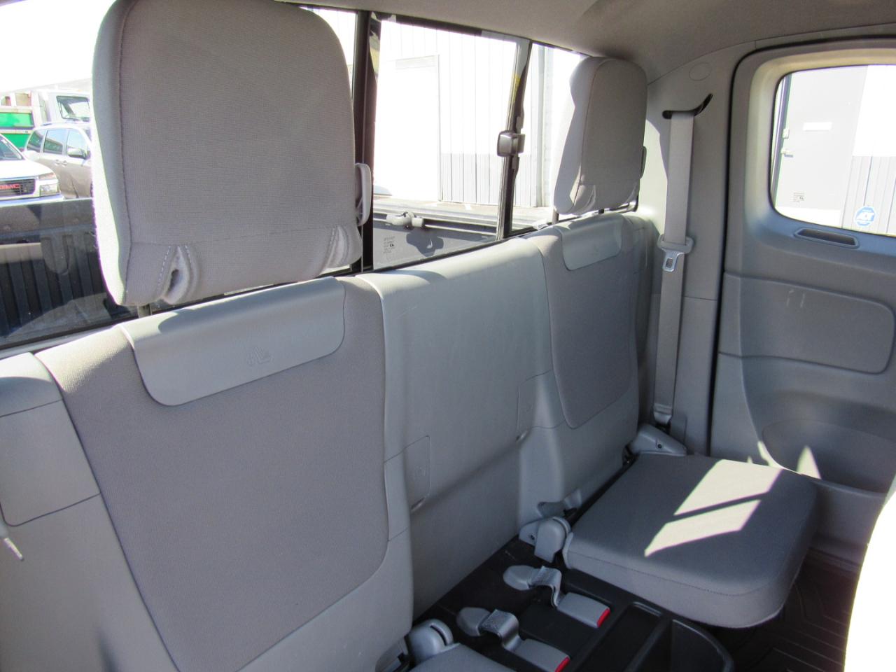 Toyota Tacoma 4WD Access Cab I4 MT (Natl) 2014