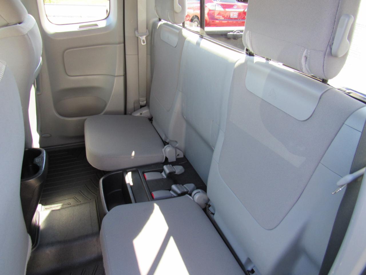 Toyota Tacoma 4WD Access Cab I4 MT (Natl) 2014