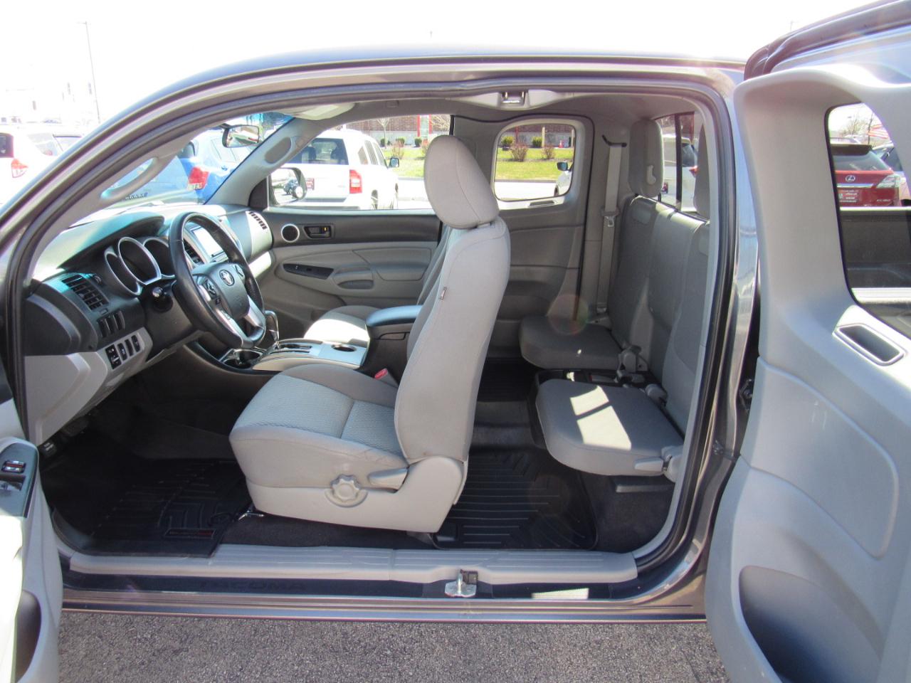 Toyota Tacoma 4WD Access Cab I4 MT (Natl) 2014