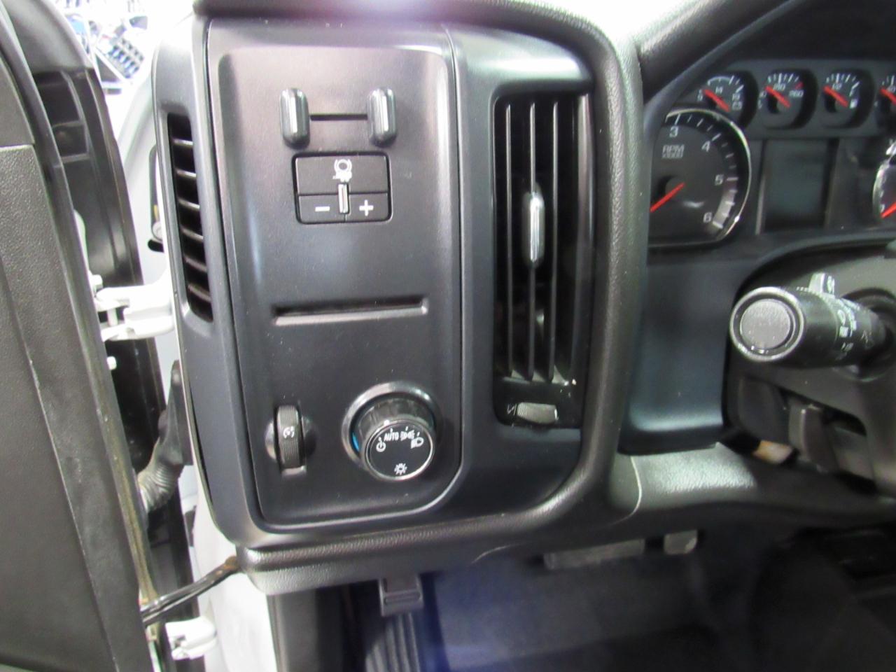 Chevrolet Silverado 2500HD 4WD Reg Cab 133.6" Work Truck 2018