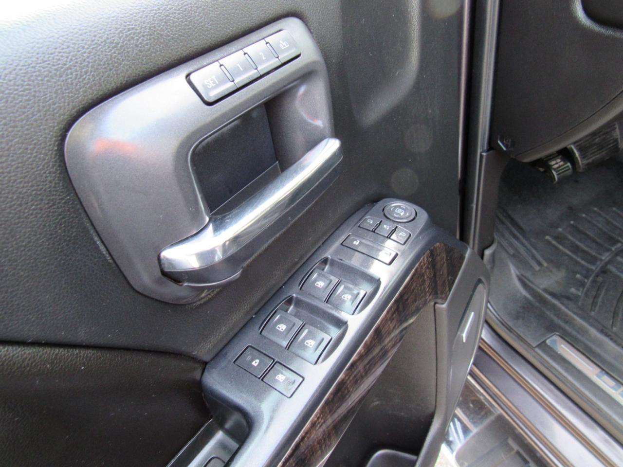 GMC Sierra 2500HD available WiFi 4WD Crew Cab 153.7" Denali 2015