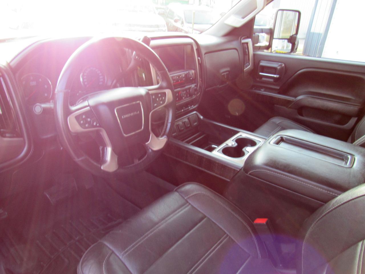 GMC Sierra 2500HD available WiFi 4WD Crew Cab 153.7" Denali 2015