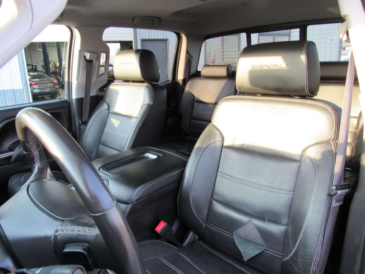 GMC Sierra 2500HD available WiFi 4WD Crew Cab 153.7" Denali 2015