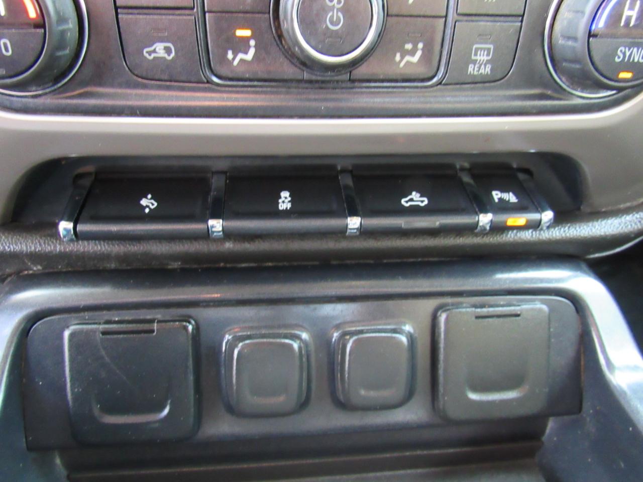 GMC Sierra 2500HD available WiFi 4WD Crew Cab 153.7" Denali 2015