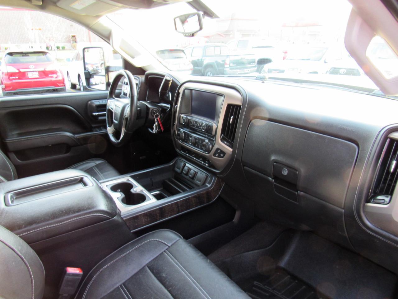 GMC Sierra 2500HD available WiFi 4WD Crew Cab 153.7" Denali 2015