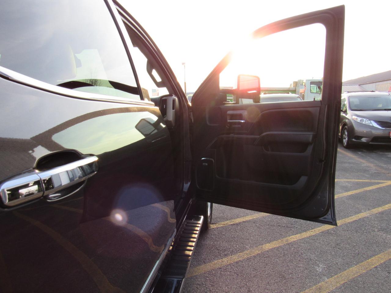 GMC Sierra 2500HD available WiFi 4WD Crew Cab 153.7" Denali 2015