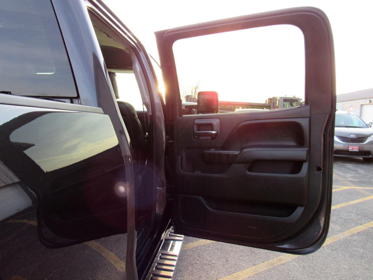 GMC Sierra 2500HD available WiFi 4WD Crew Cab 153.7" Denali 2015