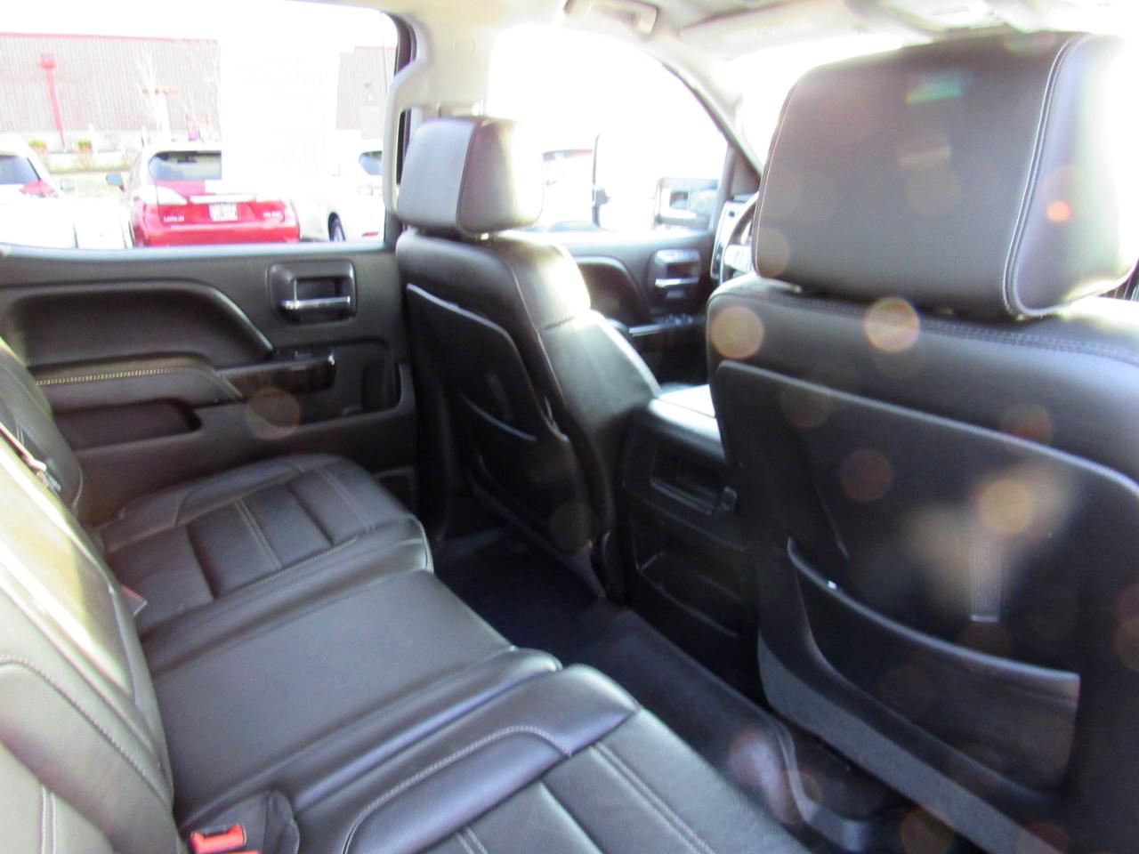 GMC Sierra 2500HD available WiFi 4WD Crew Cab 153.7" Denali 2015