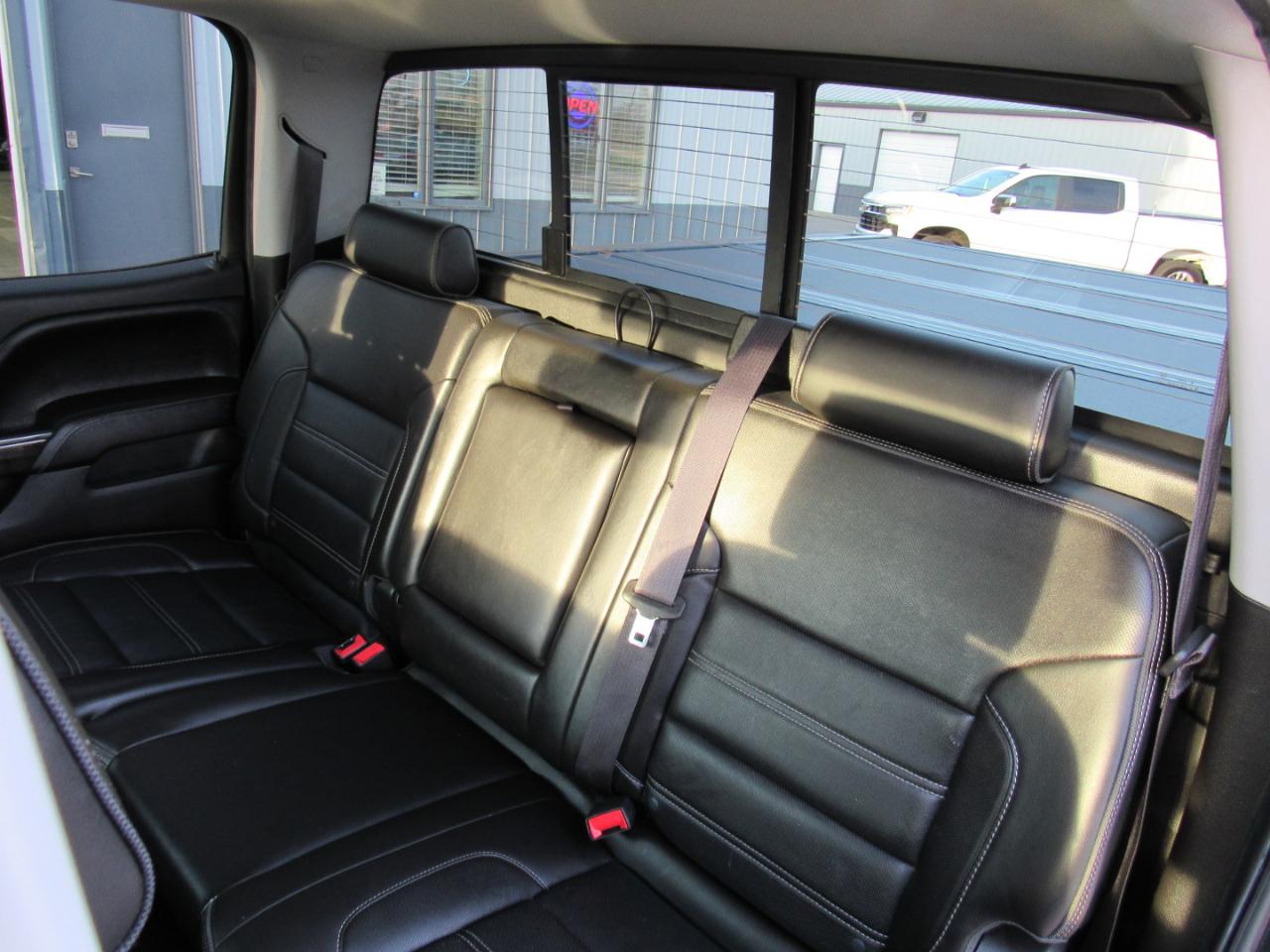 GMC Sierra 2500HD available WiFi 4WD Crew Cab 153.7" Denali 2015