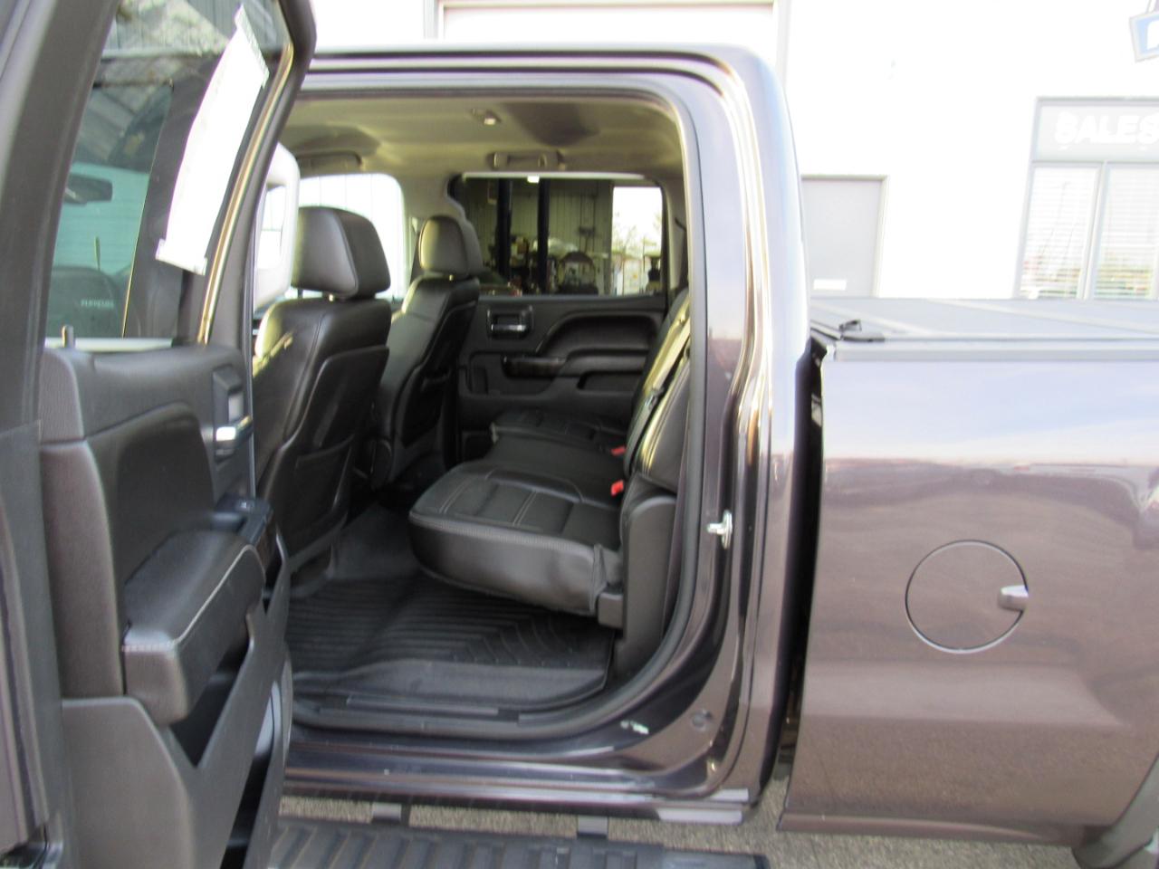 GMC Sierra 2500HD available WiFi 4WD Crew Cab 153.7" Denali 2015