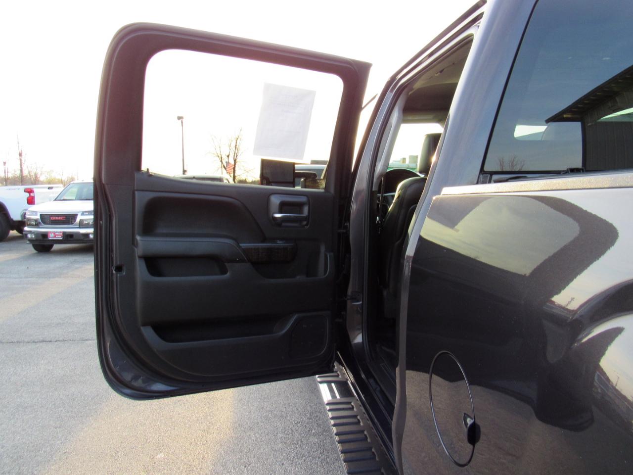 GMC Sierra 2500HD available WiFi 4WD Crew Cab 153.7" Denali 2015