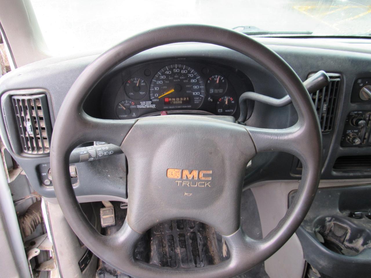 GMC G Savana Special 159" WB C7A DRW 1998