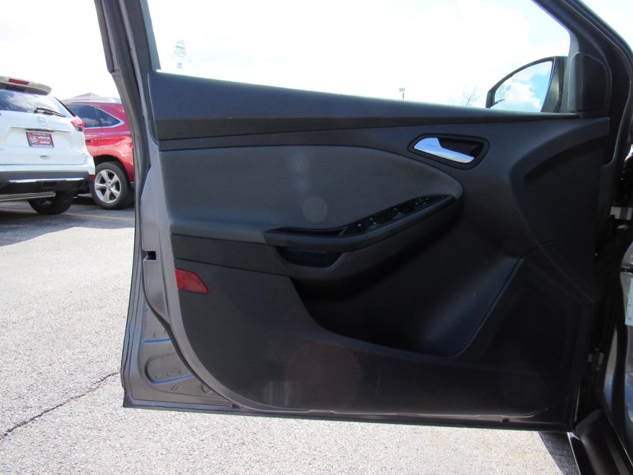 Ford Focus 4dr Sdn SE 2014