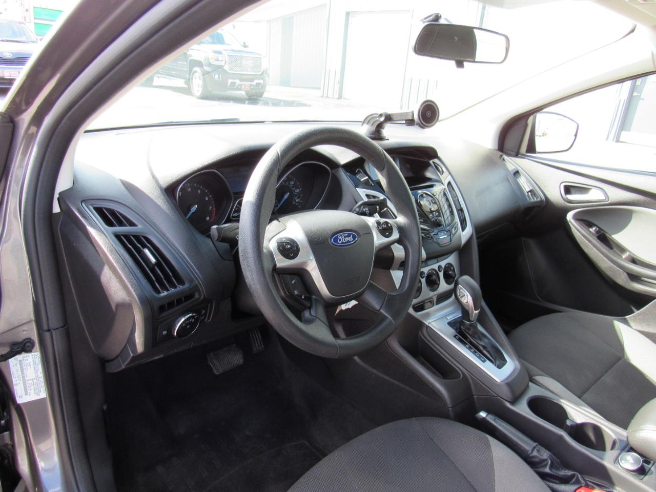 Ford Focus 4dr Sdn SE 2014