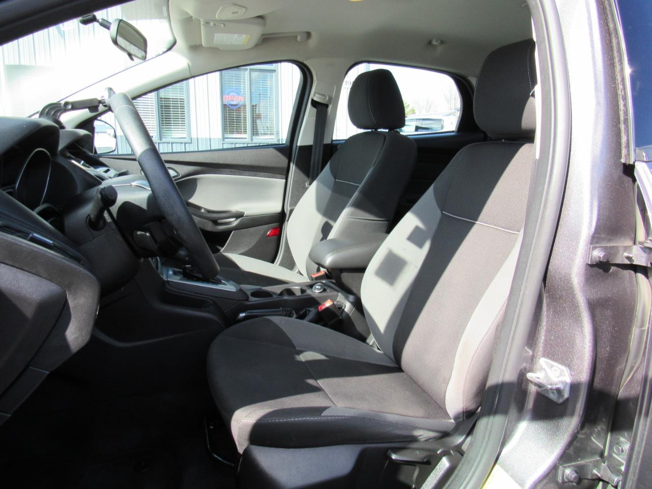 Ford Focus 4dr Sdn SE 2014
