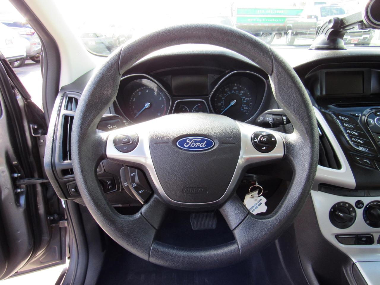 Ford Focus 4dr Sdn SE 2014