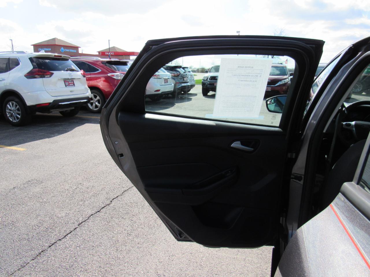 Ford Focus 4dr Sdn SE 2014