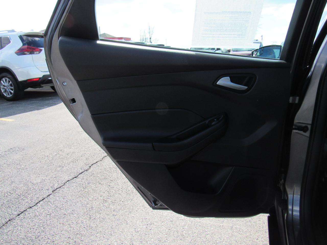 Ford Focus 4dr Sdn SE 2014