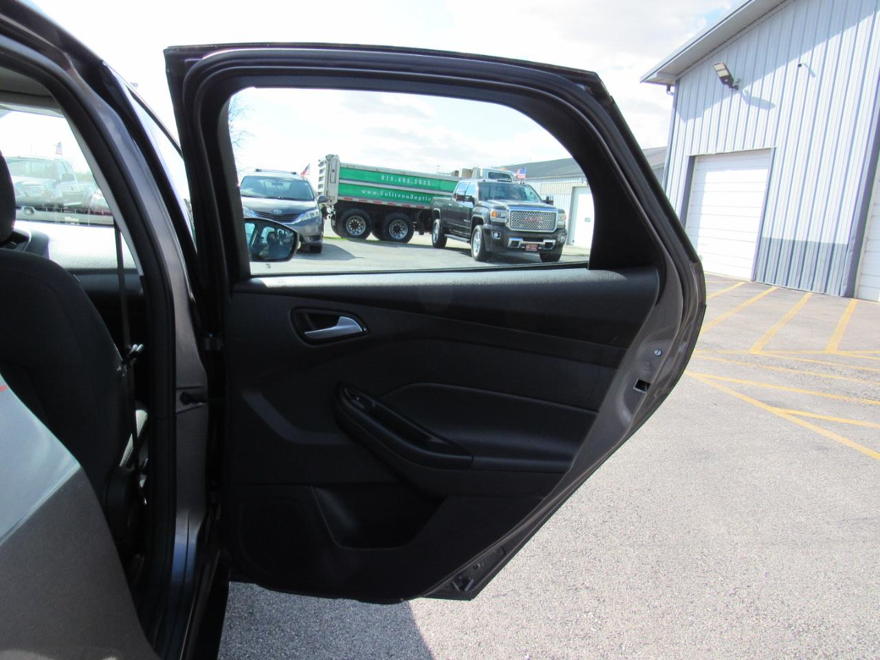 Ford Focus 4dr Sdn SE 2014