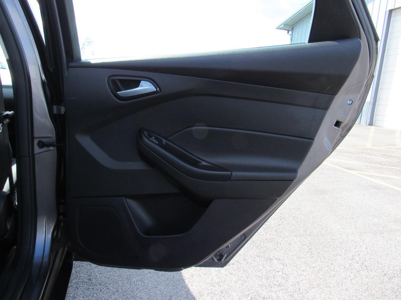 Ford Focus 4dr Sdn SE 2014