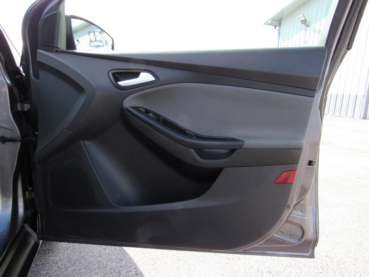 Ford Focus 4dr Sdn SE 2014